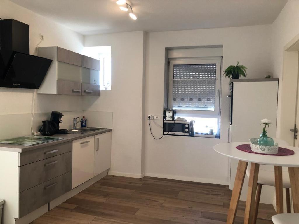 Grenznahe Ferienwohnung Mit 4 Schlafzimmern เกร็นซ์อัค-วีเลน ภายนอก รูปภาพ