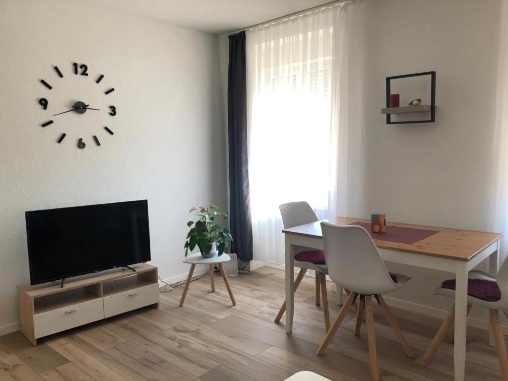 Grenznahe Ferienwohnung Mit 4 Schlafzimmern เกร็นซ์อัค-วีเลน ภายนอก รูปภาพ